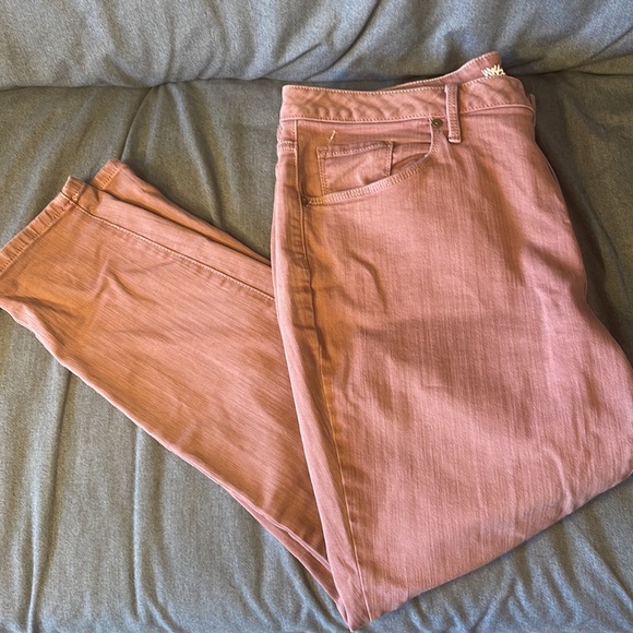 Mossimo Curvy Skinny Dusty Rose Jeans - Picture 4 of 4